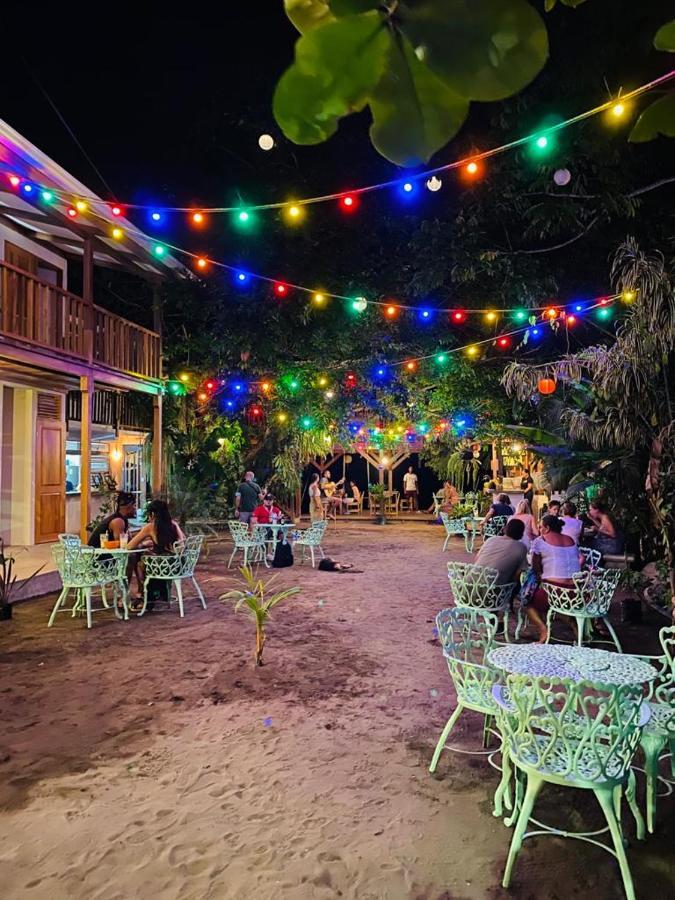 El Hostel Del Patio Тортугеро Екстер'єр фото